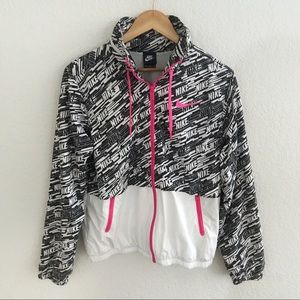 Nike Neon Pink Graphic Windrunner Girls XL (18-20)